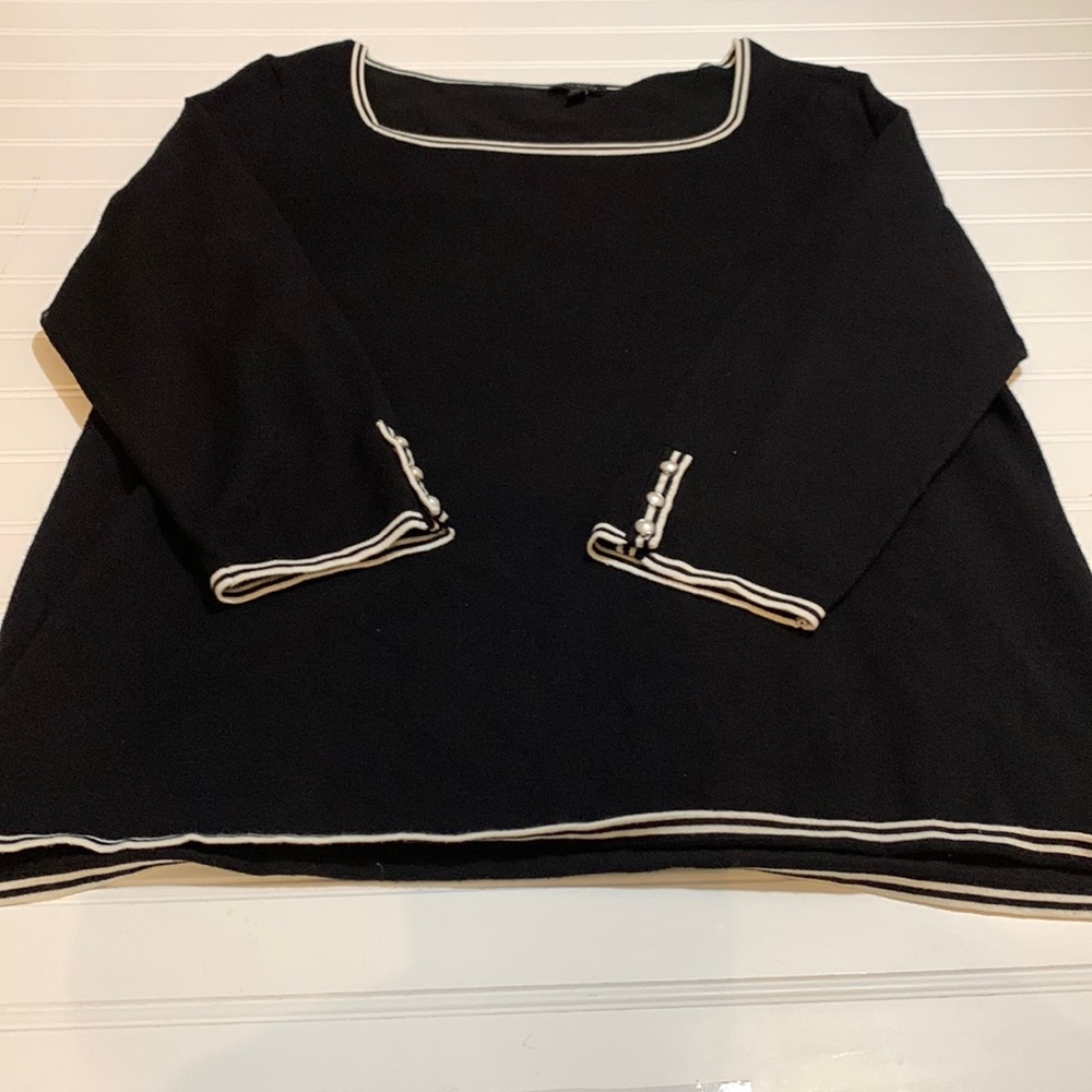 Like New Talbots Sweater with 3 Pearls - large - Black